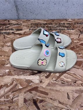 Crocs Classic Slide Sandals in Light Beige with Jibbitz Charms